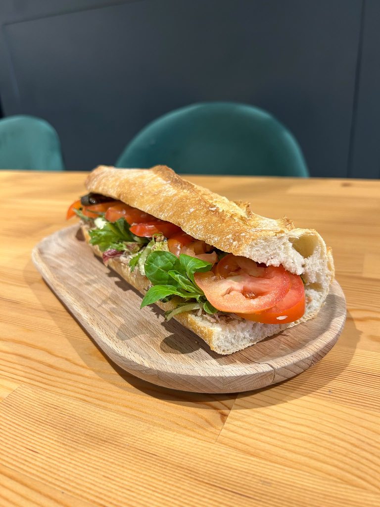 Baguete (Atum-Frango-Delícias)